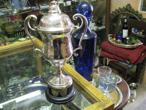 %% GORGEOUS OLD TROPHY ON PLINTH %%