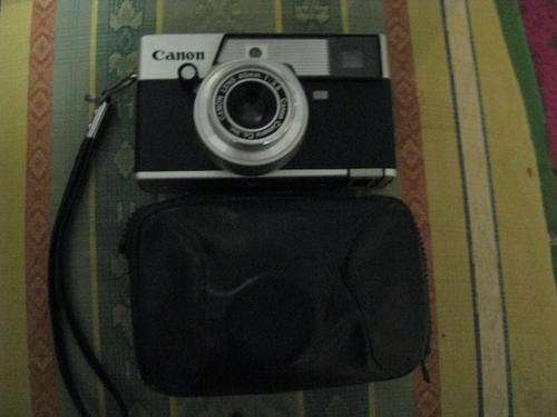 @@@ A  CANON "CANOMATIC" C3 CAMERA IN POUCH @@@