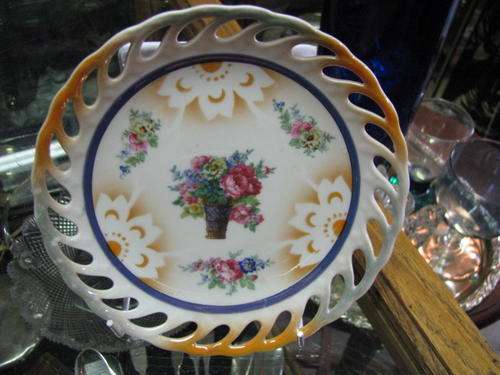 ## LOVELY VICTORIAN RIBBON PLATE ##