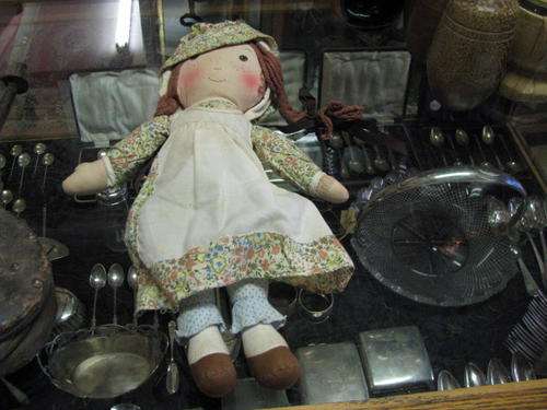 GORGEOUS VINTAGE RAGGEDY ANN DOLL