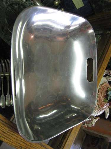 A VINTAGE LOW SERVING PLATE..........lovely for fruit or snacks!!!!