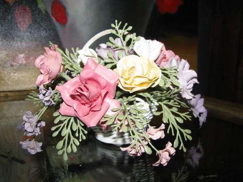 %%%% A PRETTY LITTLE BASKET OF FLOWERS  %%%%
