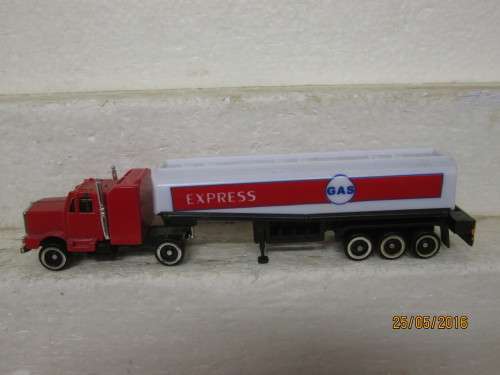 HO SCALE : GAS TANKER - LOT 17J
