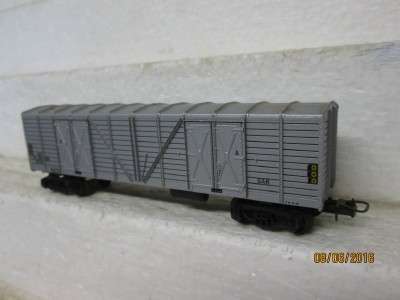HO SCALE : LIMA SAR OZ SILVER BOX CAR - LOT 179J