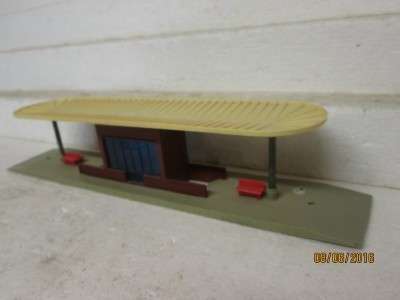 HO SCALE : LIMA STATION PLATFORM - LOT 236J