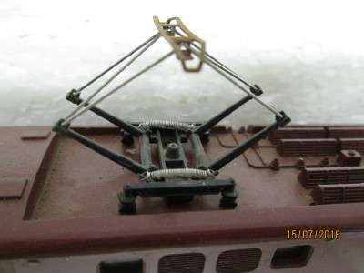 HO SCALE : LIMA SAR 5E ELECTRIC LOCO REPLACEMENT PANTEGRAPH SPRINGS x 10 IN PACKET ONLY