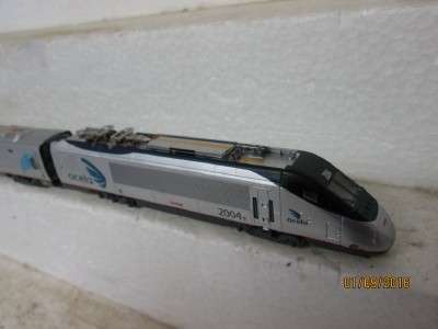 N SCALE : SPECTRUM ACELA SPEED TRAIN (DCC) - LOT 875J