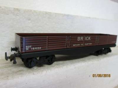 HO/OO SCALE : TRIX TWIN RAILWAY BRICK 50T OPEN GOODS (Reduced to clear) - LOT 885J