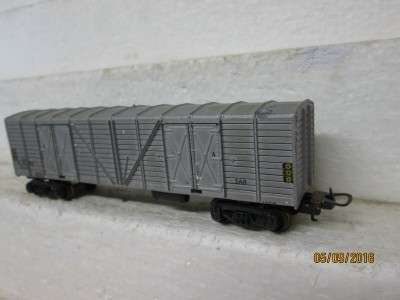 HO SCALE : LIMA SAR SILVER OZ BOX CAR - LOT 926J