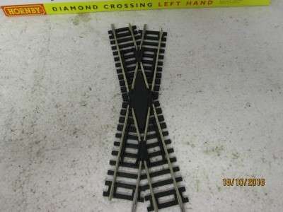 HO/OO SCALE : HORNBY DIAMOND CROSSING LEFT HAND R614 - LOT 535K