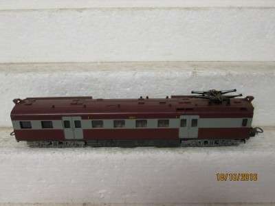 HO SCALE : LIMA SAR SUBURBAN FIRST CLASS POWER UNIT - LOT 608K