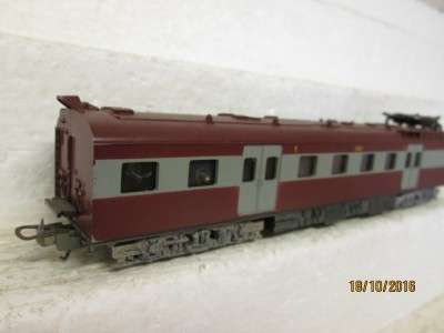 HO SCALE : LIMA SAR SUBURBAN FIRST CLASS POWER UNIT - LOT 608K