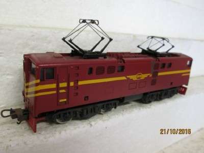 HO SCALE : LIMA SAR 5E ELECTRIC LOCO (RED) - LOT 629K