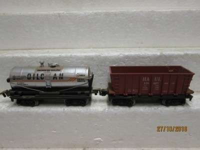 HO SCALE x2 ENTRY LEVEL GOODS WAGONS - LOT 723K
