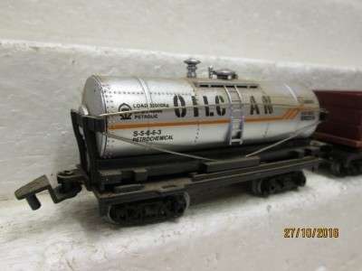 HO SCALE x2 ENTRY LEVEL GOODS WAGONS - LOT 723K
