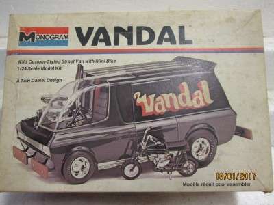 1:24 SCALE MONOGRAM VANDAL VAN WITH MINI-BIKE - LOT 302L