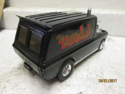 1:24 SCALE MONOGRAM VANDAL VAN WITH MINI-BIKE - LOT 302L