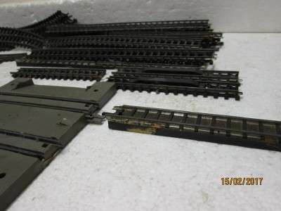 TT SCALE: TRIANG 12mm TRACK & LEVEL CROSSING - LOT 604L
