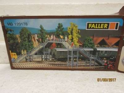 HO SCALE : FALLER DOUBLE RAIL PEDESTRIAN BRIDGE KIT - LOT 774L