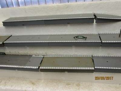 HO/OO SCALE : HORNBY PLATFORMS & TRI-ANG STATION - LOT 880L