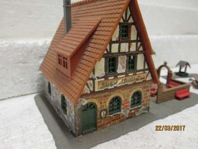 HO SCALE : VAU-PE GUEST HOUSE WITH ENTERTAINMENT AREA - LOT 913L