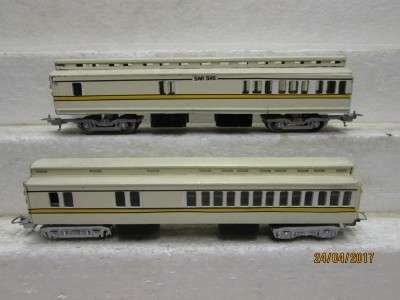 OO/HO SCALE : SAR x2 COACHES (WHITE TRAIN) - LOT 81M