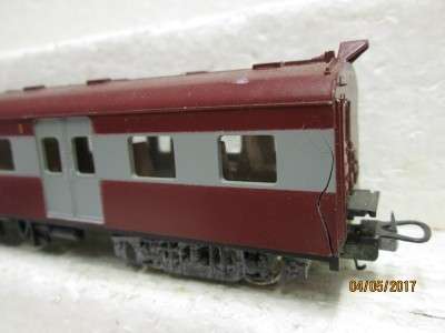 HO SCALE : LIMA SAR THIRD CLASS SUBURBAN COACH - LOT 261M