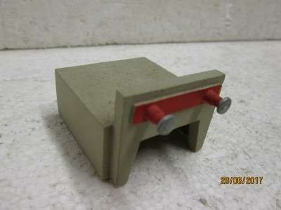 OO SCALE: HORNBY DUBLO STATION PLATFORM STOP BLOCK - LOT 114N