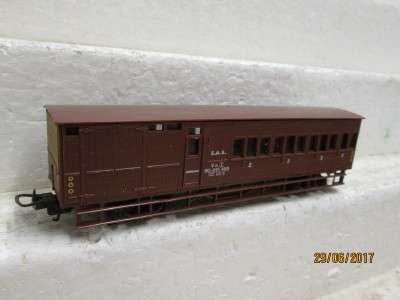 HO SCALE: LIMA SAR V8 GUARD VAN - LOT 138N