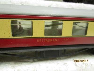OO SCALE : TRIX x3 BR PASSENGER COACHES - LOT 421N