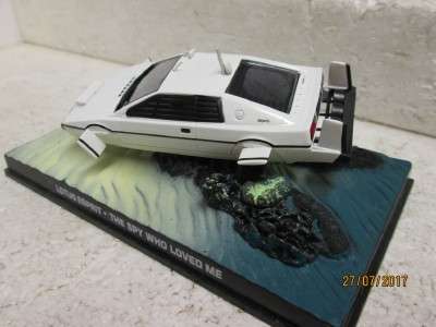 DIE CAST : 007 COLLECTION - LOTUS ESPRIT  'THE SPY WHO LOVED ME' - LOT 589N