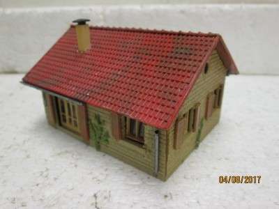 HO SCALE : FALLER HOUSE - LOT 853N
