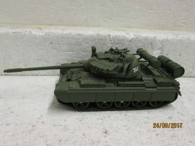 DIE CAST 1:50 SCALE : JAMES BOND COLLECTION T55 TANK - LOT 36P