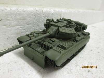 DIE CAST 1:50 SCALE : JAMES BOND COLLECTION T55 TANK - LOT 36P