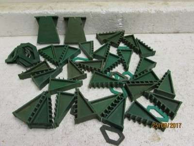 SCALEXTRIC BRIDGE PILLARS PLUS TRACK SUPPORTS - LOT 118P