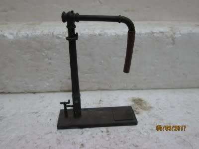 HO/OO SCALE : TRI-ANG WATER FILLING POINT - LOT 373P