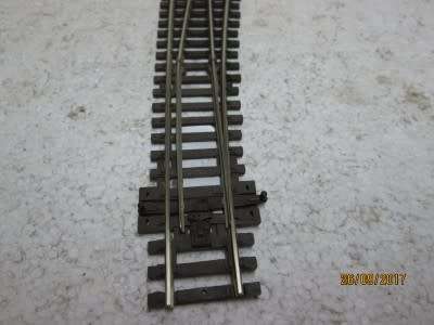 HO/OO SCALE : PECO CURVED RIGHT HAND POINT - LOT 597P