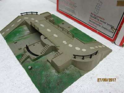HO SCALE : LIMA OPERATING SWIVEL BRIDGE - LOT 655P