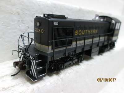 HO SCALE : BACHMANN ALCO S-2 DIESEL SHUNTER -DCC READY (SOUTHERN) - LOT 686R