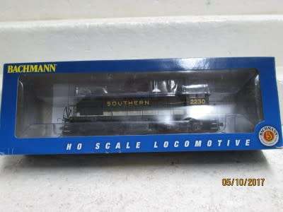 HO SCALE : BACHMANN ALCO S-2 DIESEL SHUNTER -DCC READY (SOUTHERN) - LOT 686R