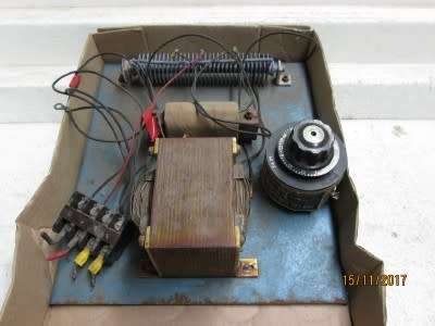 HO SCALE : TRANSFORMER WITH CONTROLLER - LOT 115Q