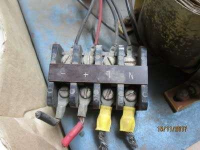 HO SCALE : TRANSFORMER WITH CONTROLLER - LOT 115Q