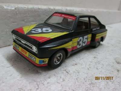 DIE CAST : BBURAGO 1:24 SCALE FORD ESCORT RS 1800 - LOT 339Q