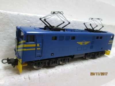 HO SCALE :  LIMA SAR 5E ELECTRIC LOCO DUMMY - LOT 370Q