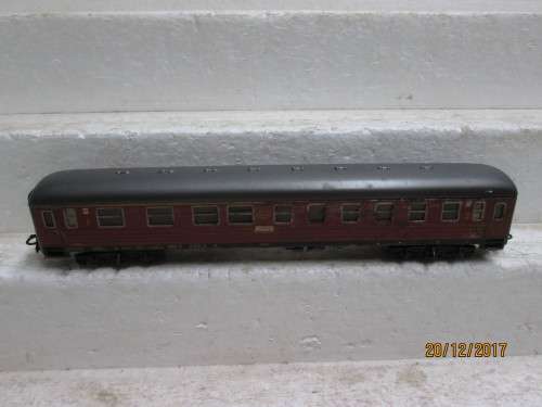 HO SCALE : MARKLIN SJ COACH - LOT 448Q
