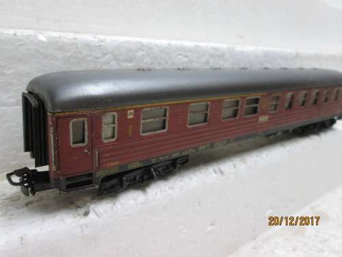 HO SCALE : MARKLIN SJ COACH - LOT 448Q