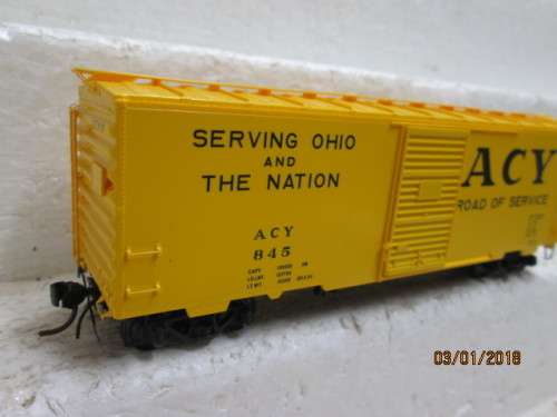 HO SCALE : KADEE 40' BOX CAR (ACY) : BOXED - LOT 800Q