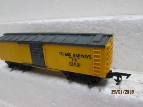 OO SCALE : TRI-ANG BOX CAR (MADE IN SOUTH AFRICA) - LOT 961Q