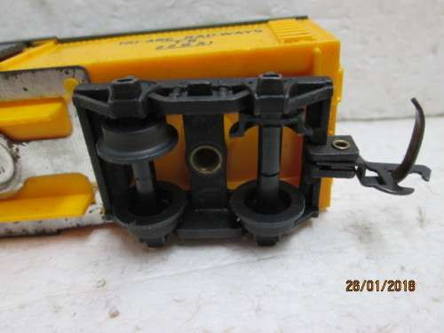 OO SCALE : TRI-ANG BOX CAR (MADE IN SOUTH AFRICA) - LOT 961Q