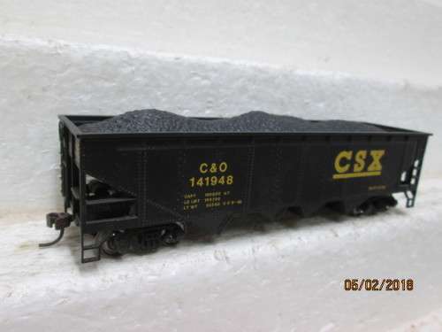 HO SCALE : BACHMANN COAL HOPPER (CSX) - LOT 229R